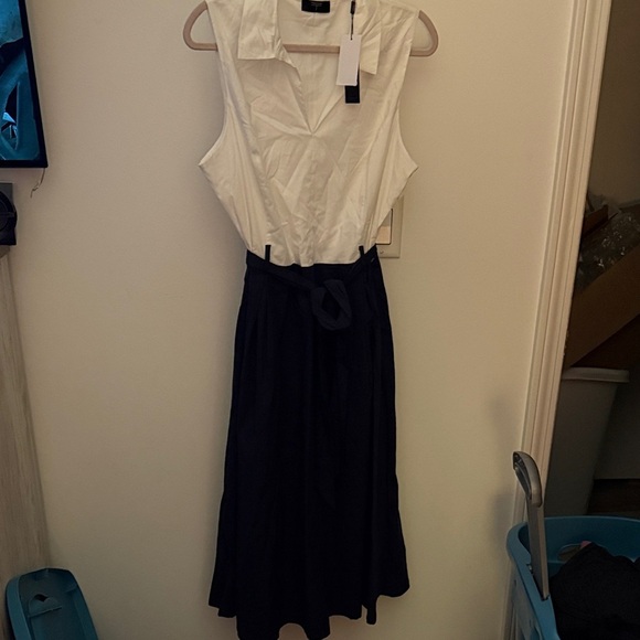 Tahari Dresses & Skirts - Tahari White and Black Midi Dress